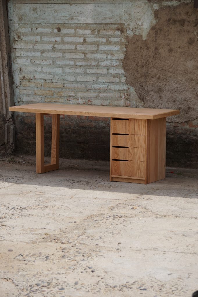 Escritorio Ejecutivo en Roble Rojo Americano