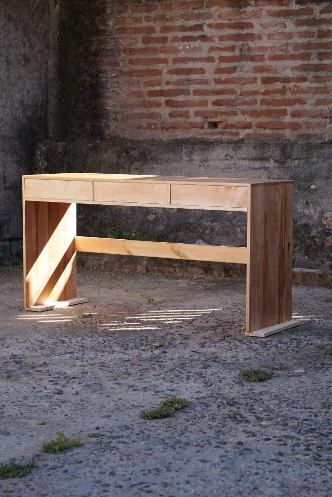 Escritorio Minimalista en Lenga